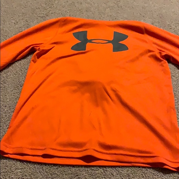 youth under armor long sleeve shirt